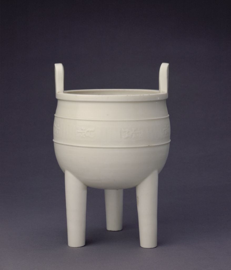 图片[1]-Dehua white glaze stringed double-ear three-leg furnace-China Archive